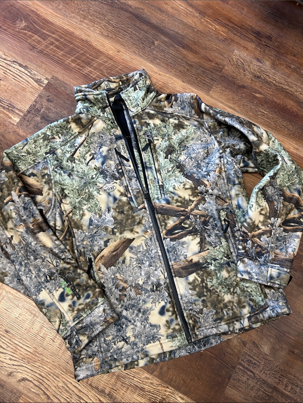 Men's Performance Camo Softshell Jacket in Green & Brown